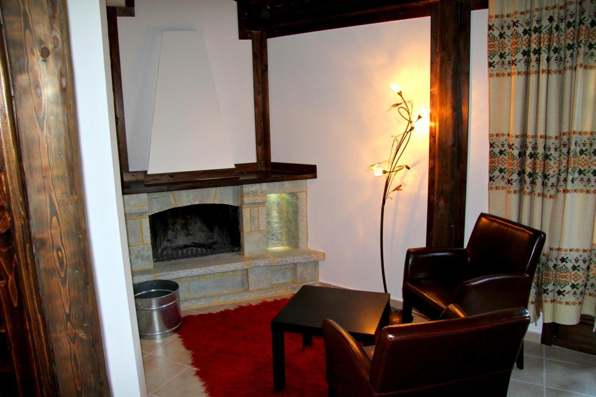 Hotel Taxiarches Аристи Экстерьер фото